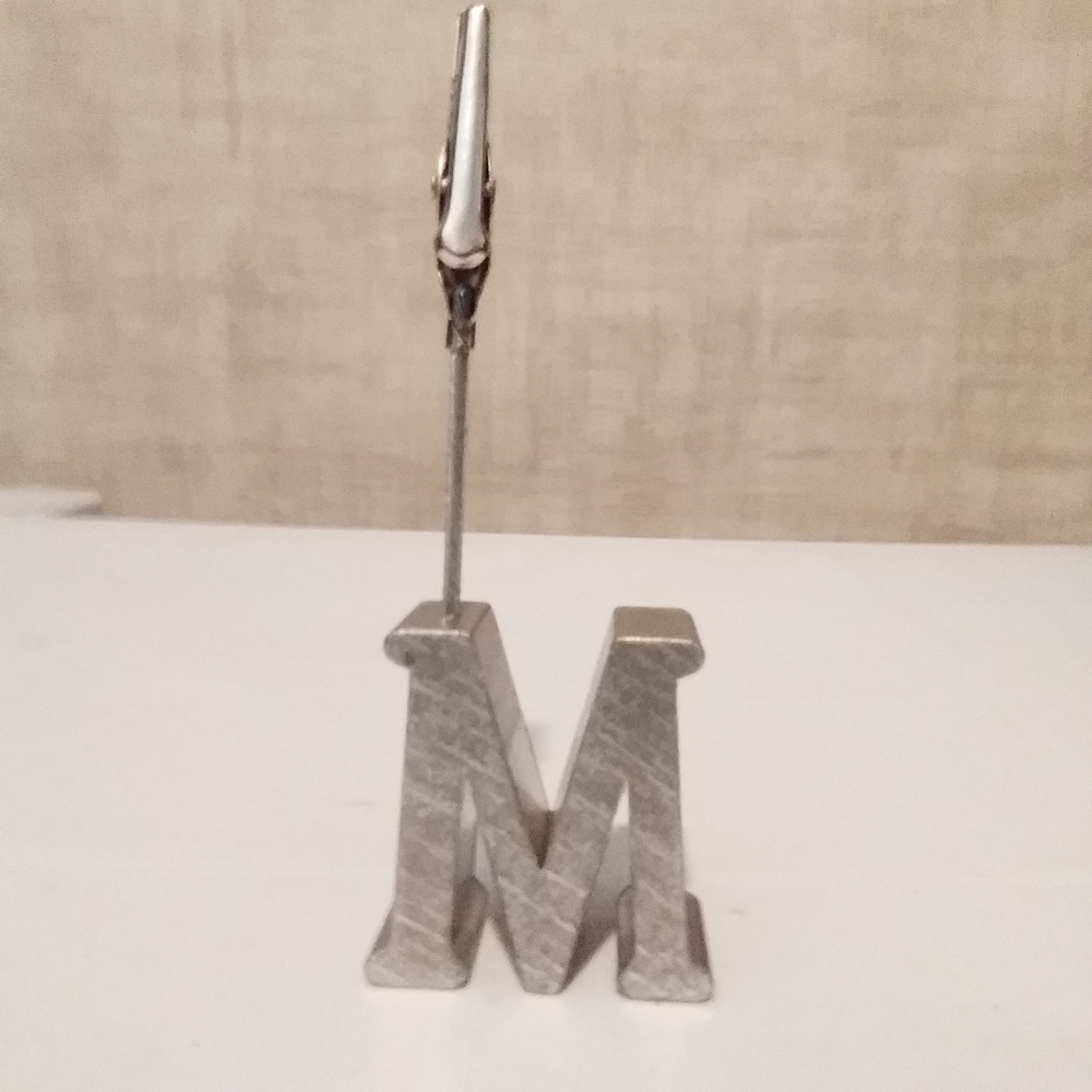 NWOT Letter clip 17 PC.S